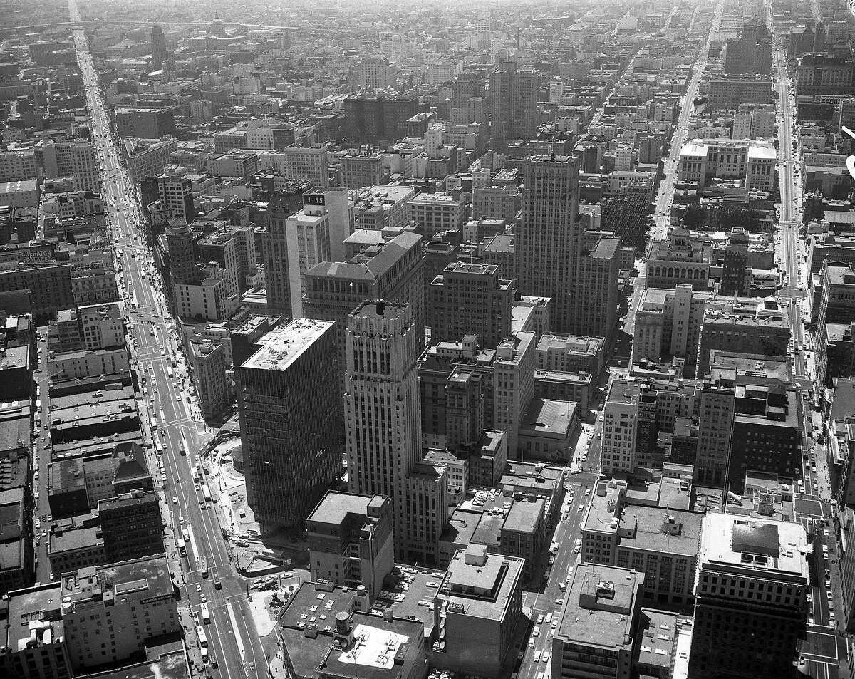 旧金山航拍照片，1959年7月2日，向西看，前景是金融区的高楼大厦
