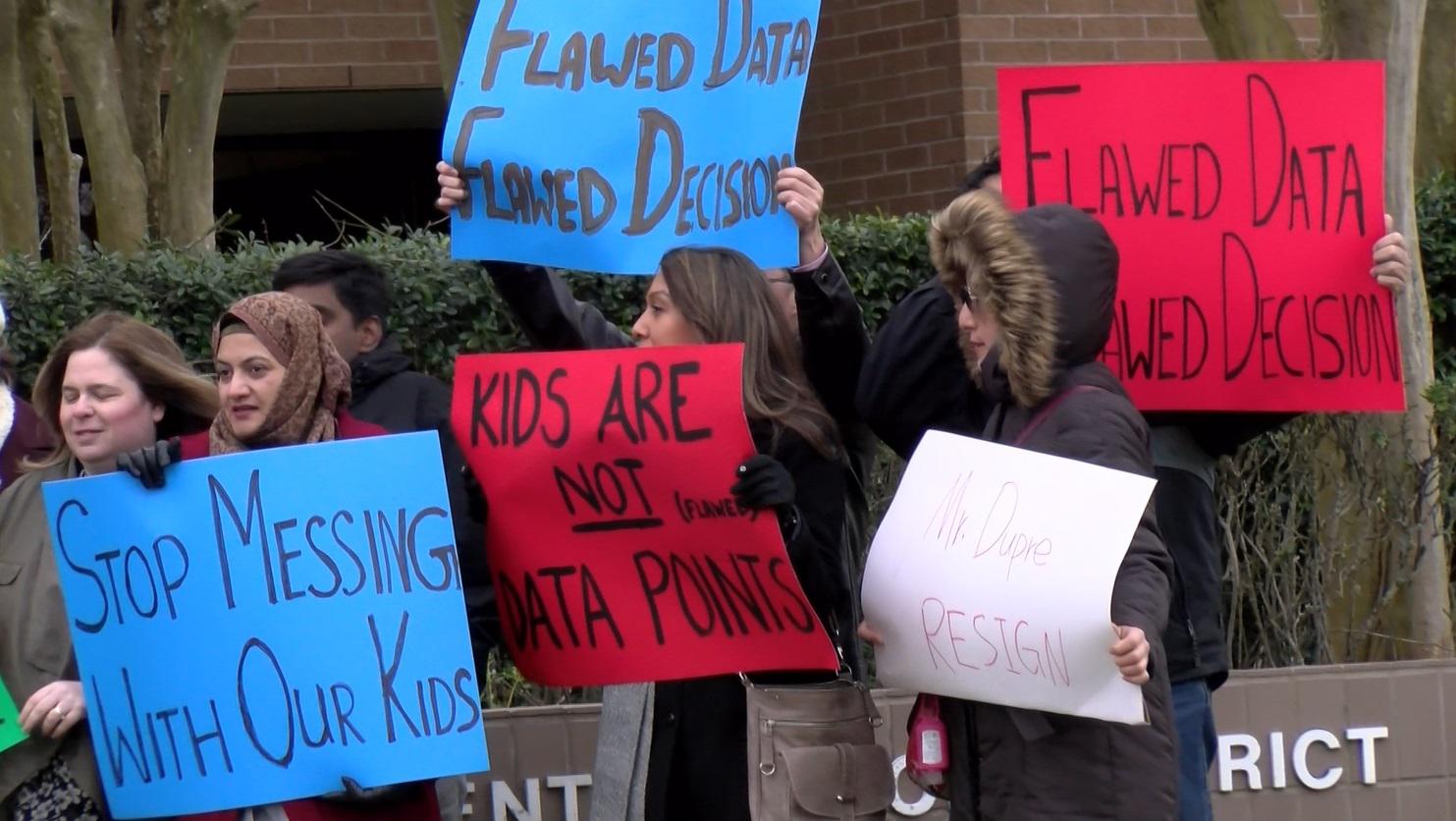 fort-bend-isd-trustees-review-re-zoning-plans-for-overcrowded-campuses