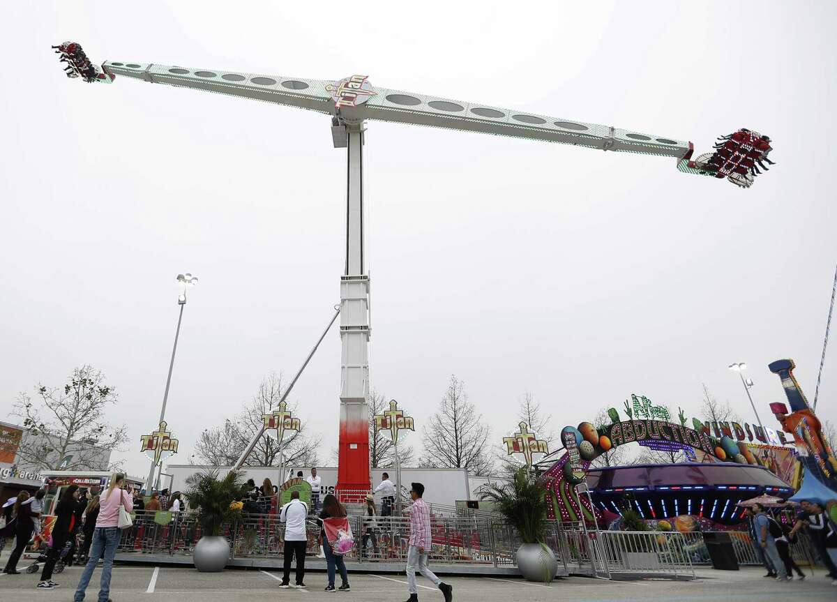 taking-a-spin-on-the-titan-the-biggest-ride-at-the-rodeo-and-in-the-u-s