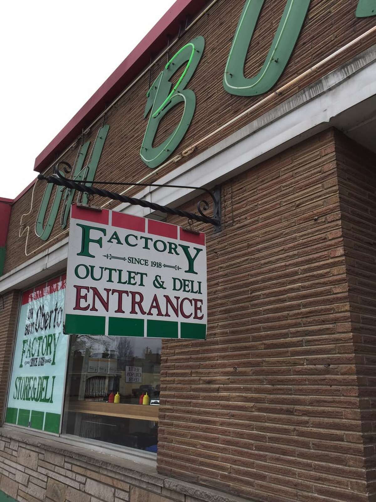 Yelp 10 best Seattle dogs that won't break the bank