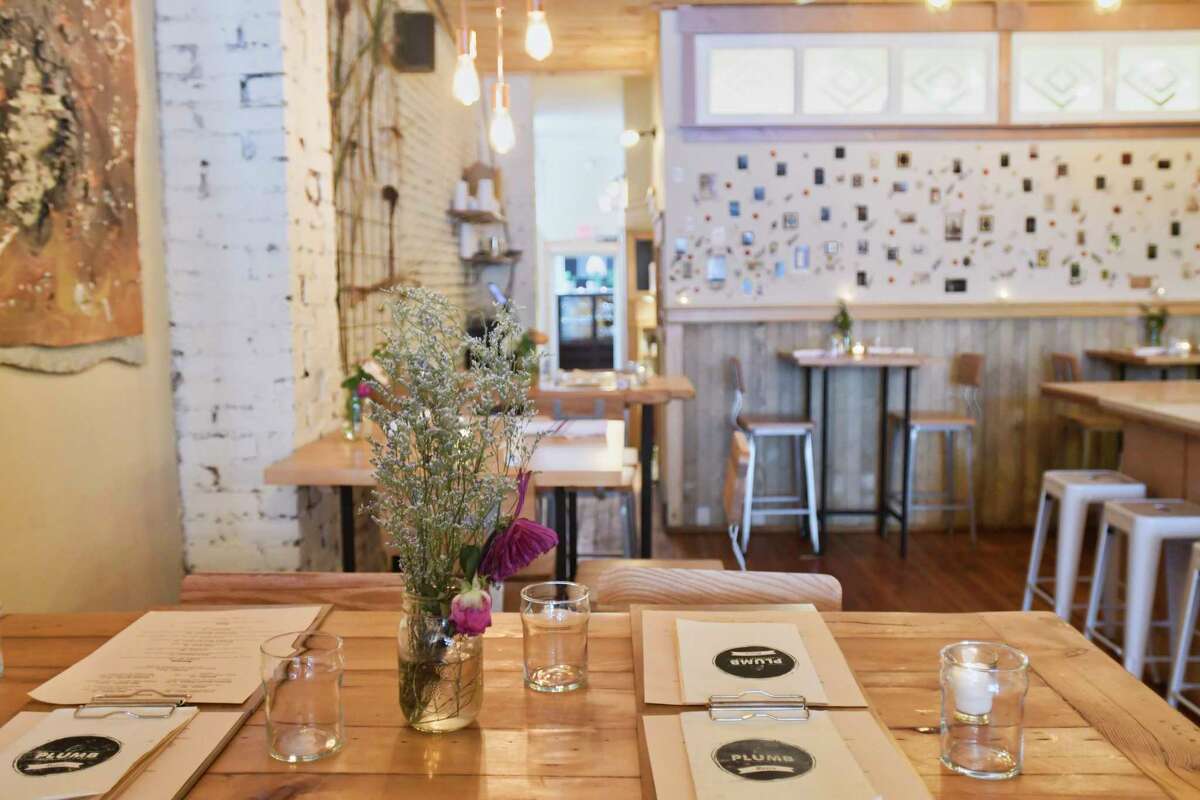 Restaurant review Plumb Oyster Bar in Troy