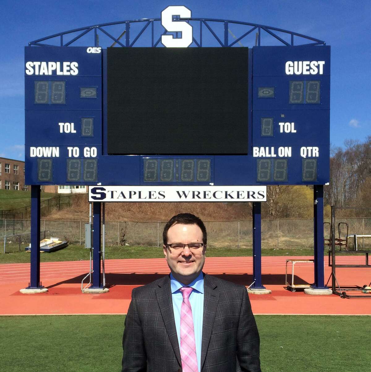 Staples principal announces resignation