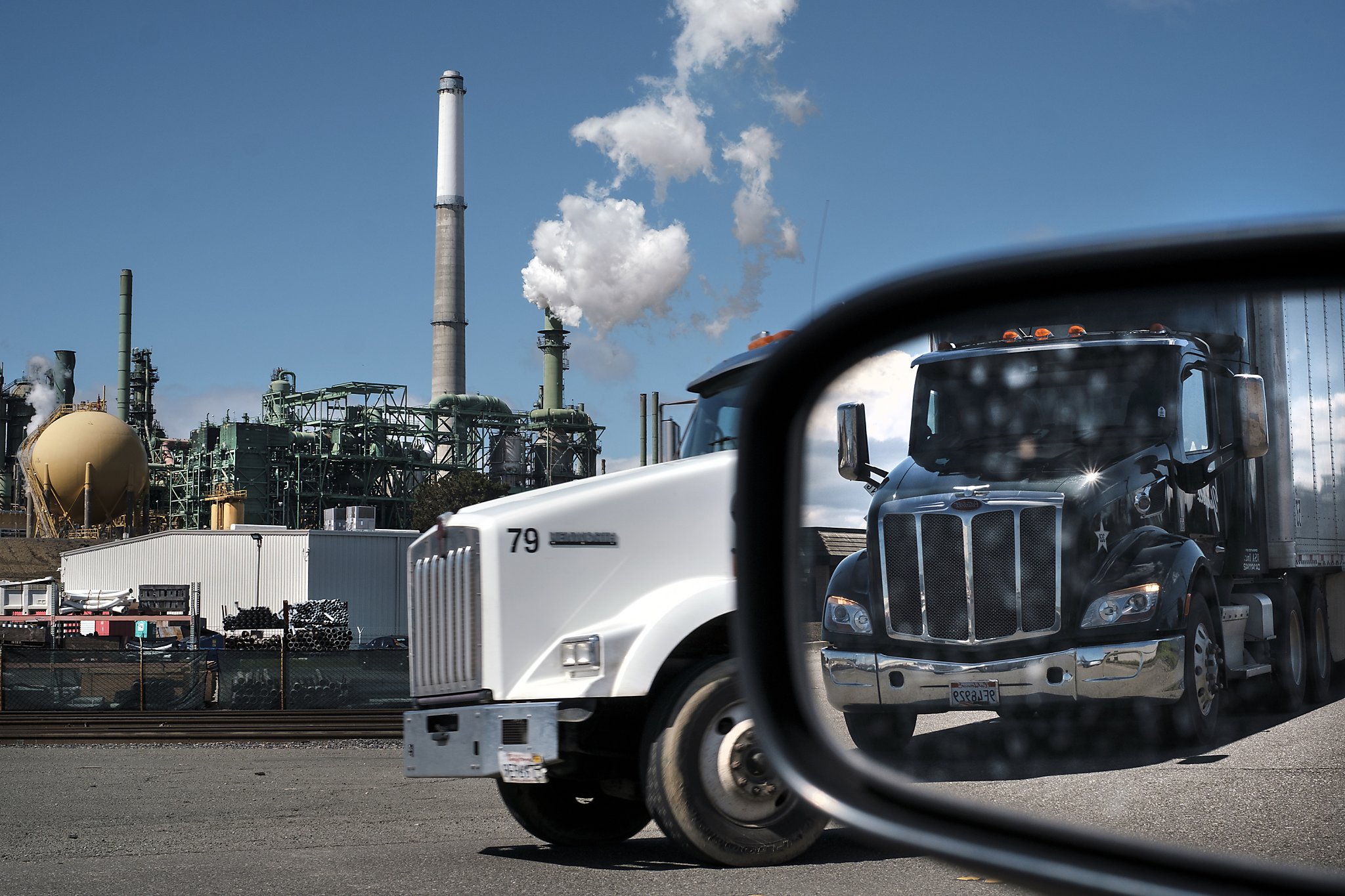 Diesel trucks would be nearly eliminated in California under proposed