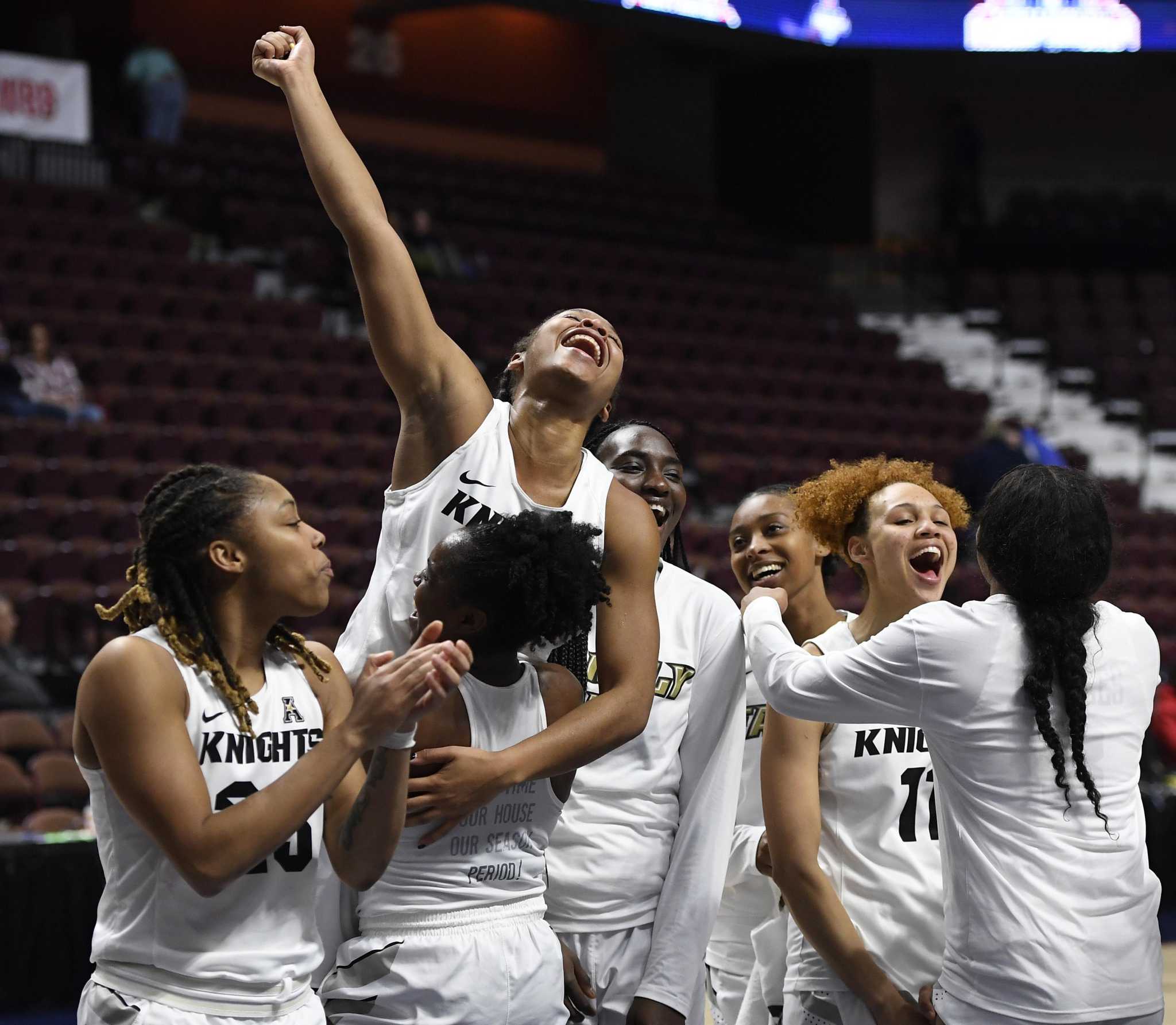 Women S Basketball Gameday Aac Final Ucf Vs No 2 Uconn Connecticut Post