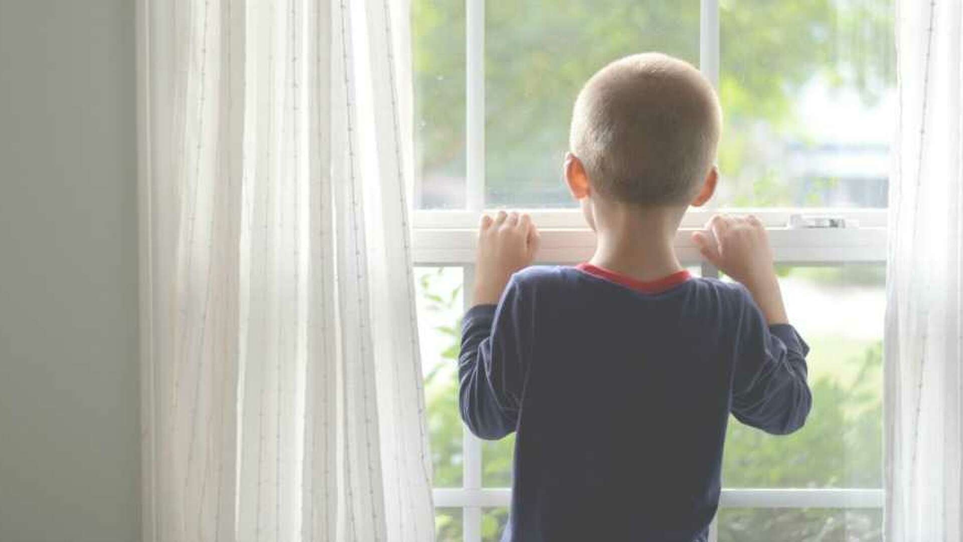 This chart tells you exactly when your kids can be left home alone
