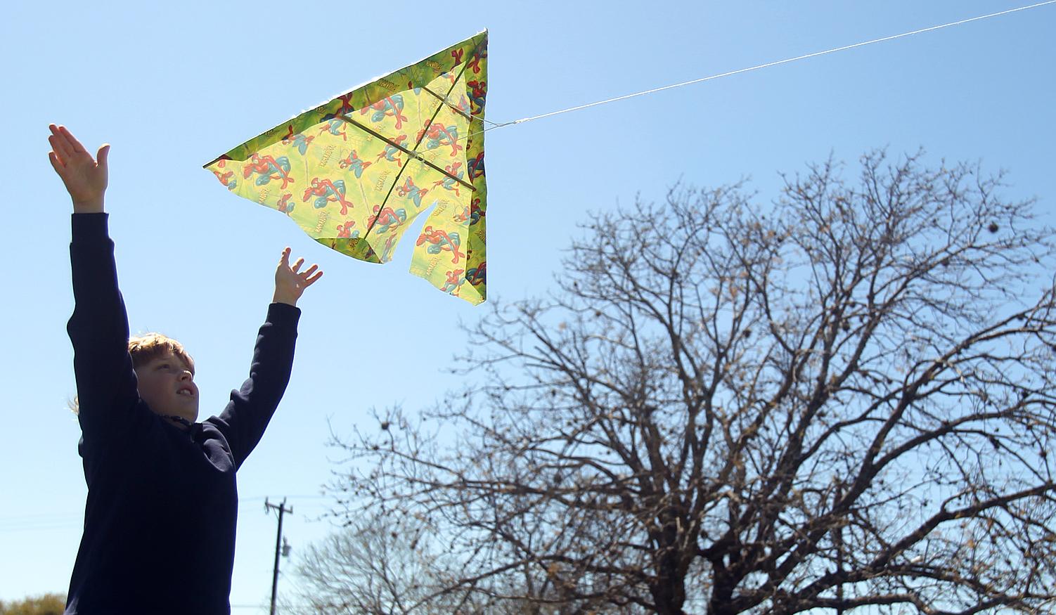 Kiteflying tips for San Antonio's Fest of Tails