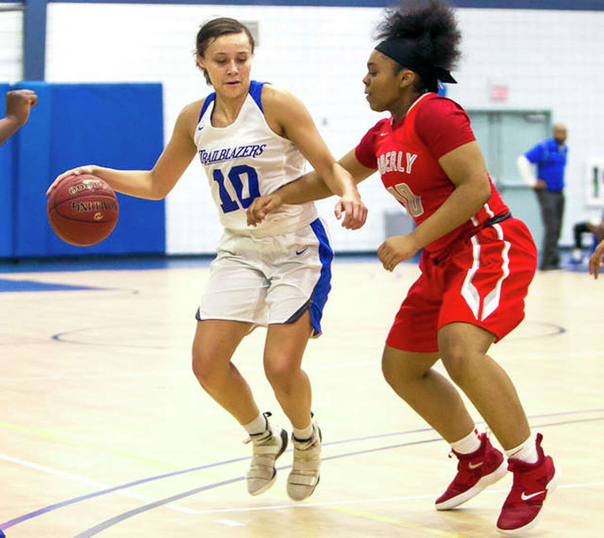 Jocelyn Williams of LCCC (10) scored at an 11-1 ppg clip this season. She is a sophomore from Lincoln, Neb.