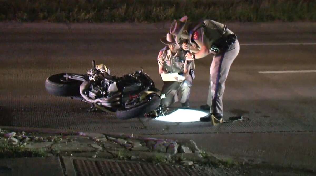 Motorcyclist reaches 140 mph during chase in west Houston before crash