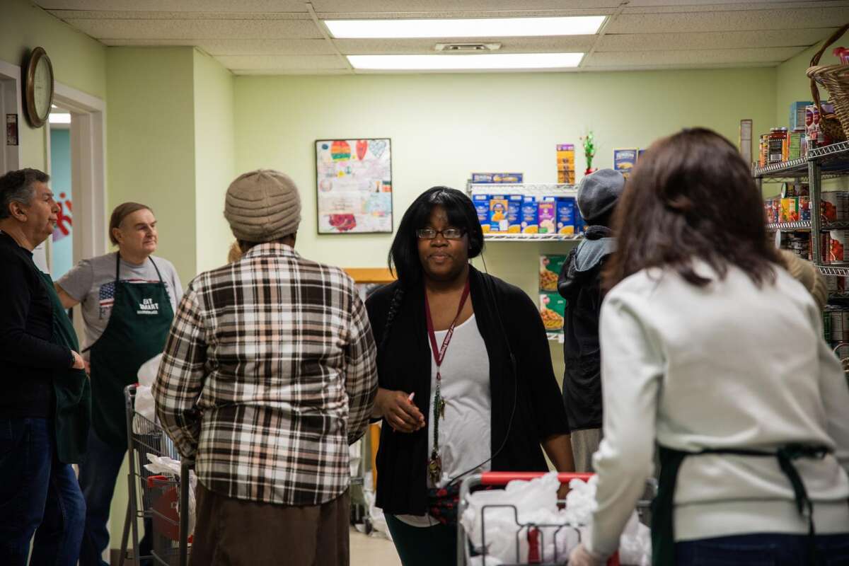 CT food pantries pushed to offer more nutritional items