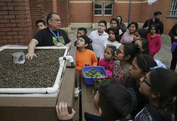 South San Antonio Elementary Students Growing Food With A Larger