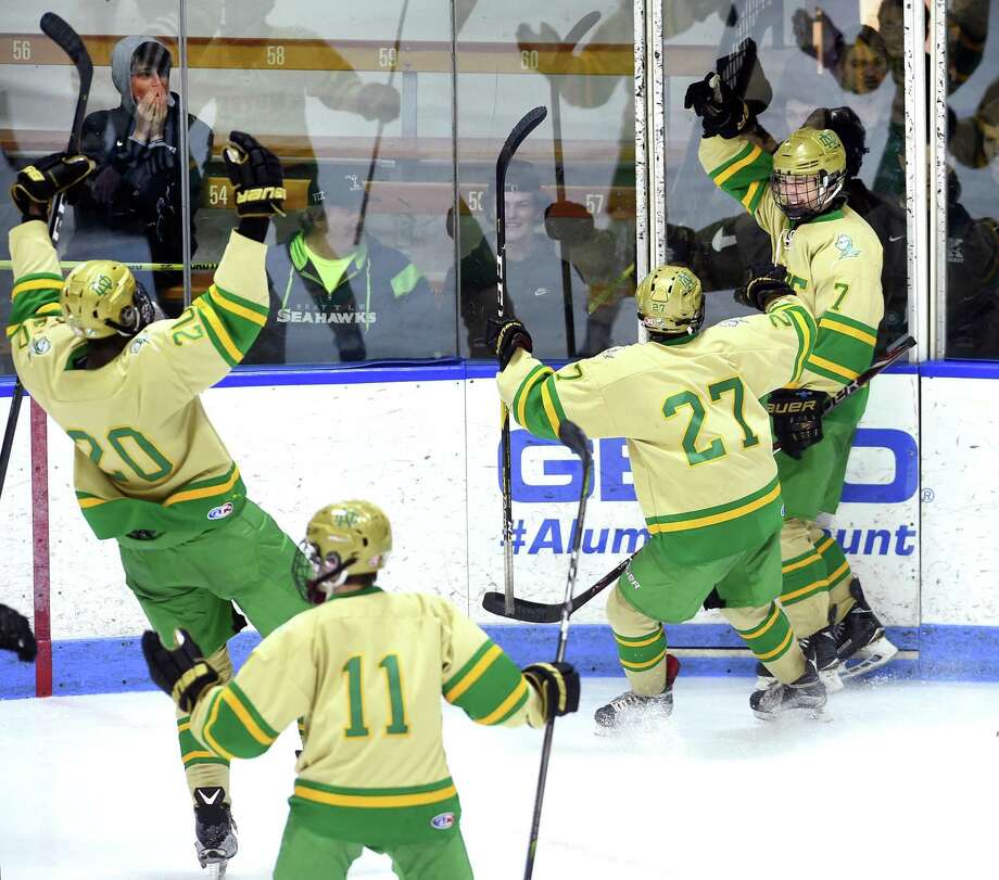 notre dame green hockey jersey
