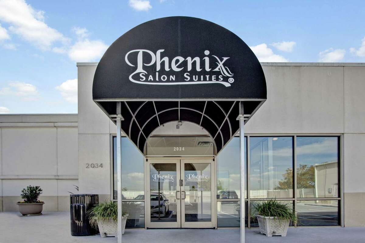 The Phenix Salon Suites on the second floor of the River Oaks Shopping Center at West Gray and Shepherd has been operating at capacity, according to CBRE. Phenix Salon Suites is expanding in the Houston market.