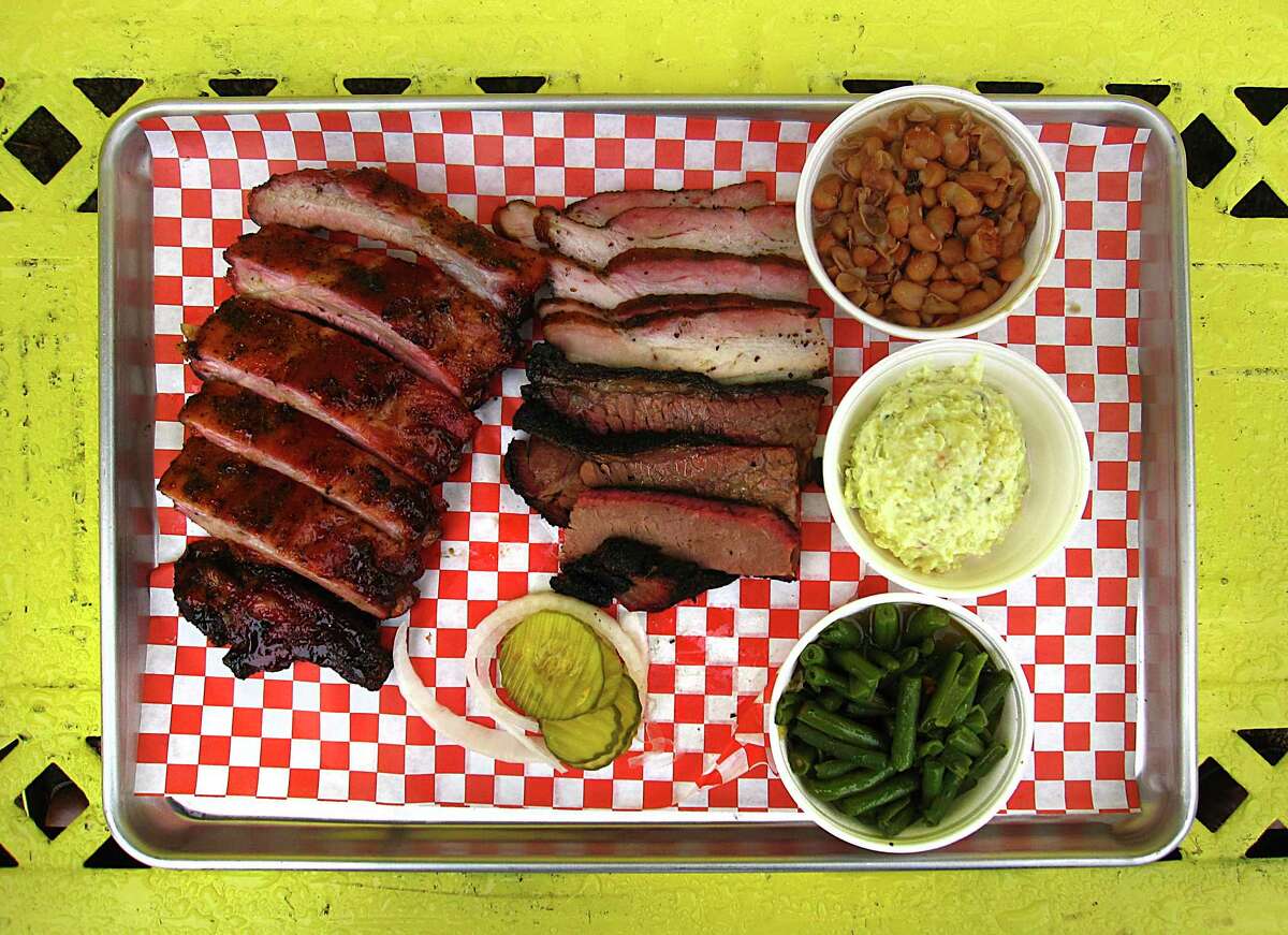 Shuttered Burnwood 68 Barbecue Restaurant Reopens On San Antonio S Redland Road Next To La Hacienda De Los Barrios