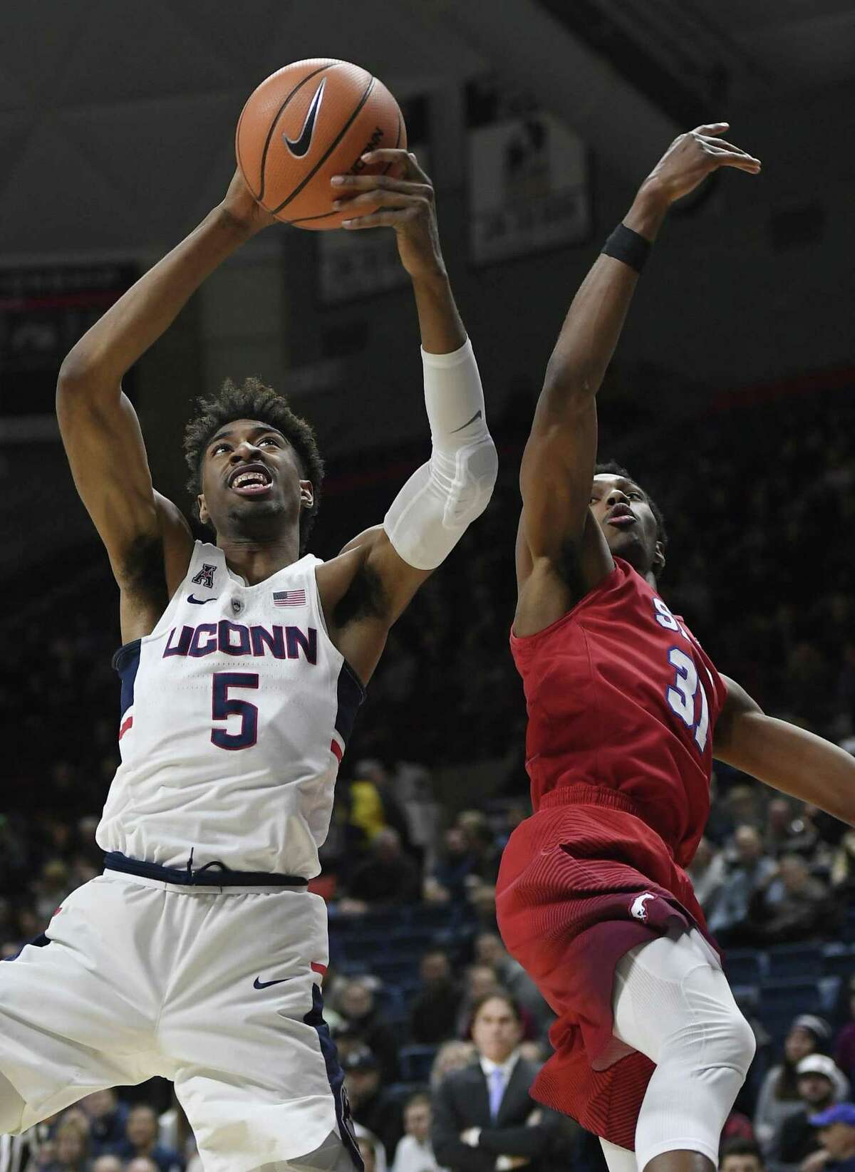 UConn men’s notebook Isaiah Whaley takes advantage of rare playing
