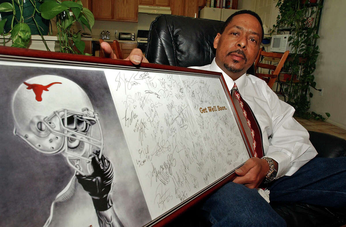 PHOTOS: Shots from Johnny "Lam" Jones' football career SPORTS Football players at UT signed this get well card for Johnny Lam Jones last fall after he was diagnosed with bone cancer. JOHNNY LAM JONES AT HIS HOME IN LEANDER TEXAS TOM REEL/STAFF APRIL 4, 2006