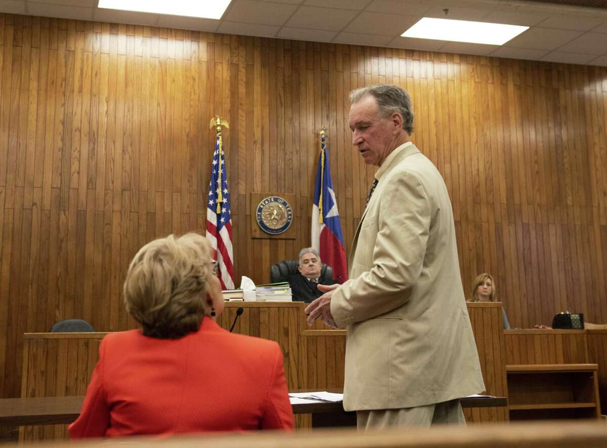 Lawyer seeks to remove judge in Thrash case