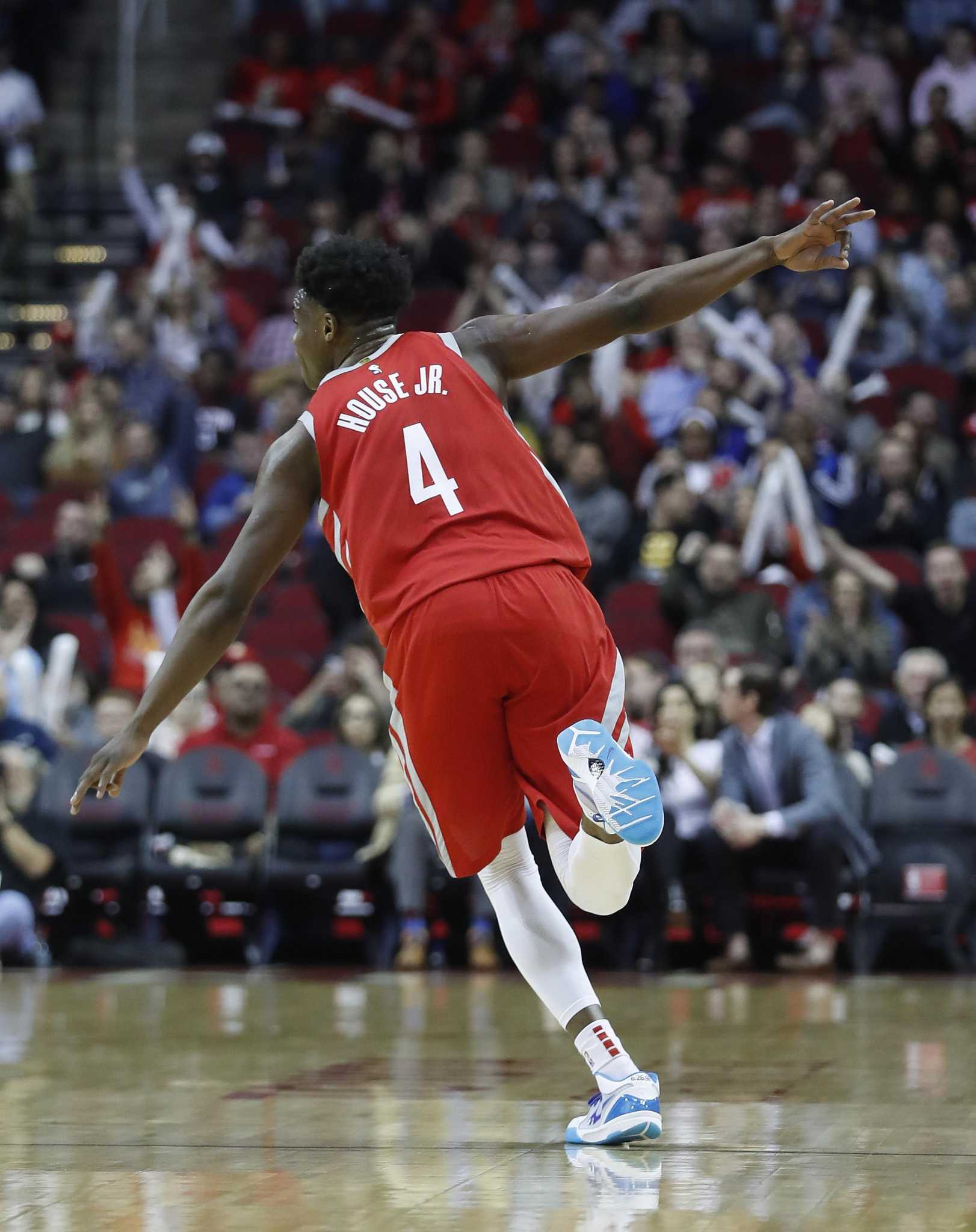 Danuel House Jr. connects late to help lift Rockets past ...