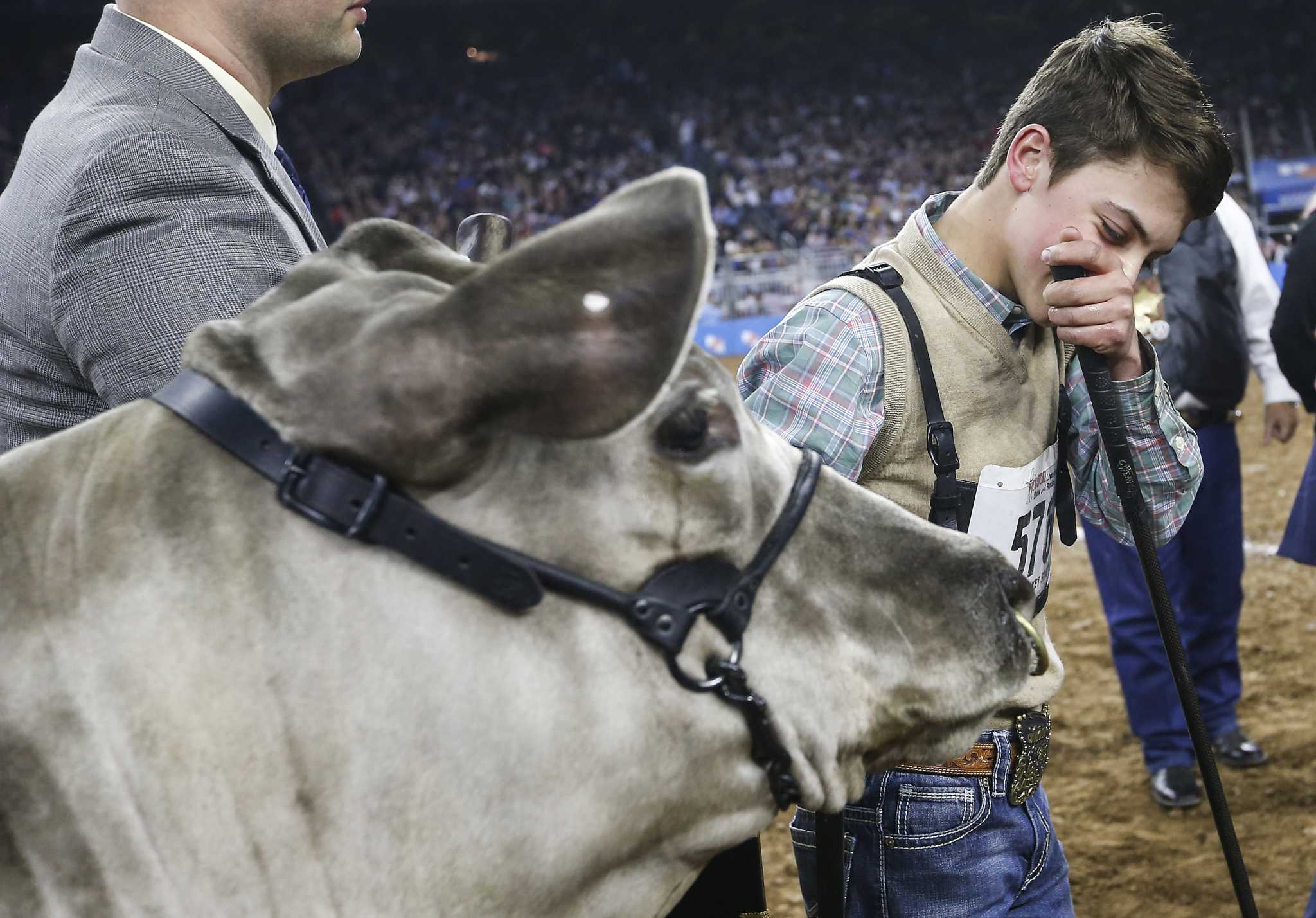 Rodeo Officials Award 9 3 Million To Local Youth Plan For Live