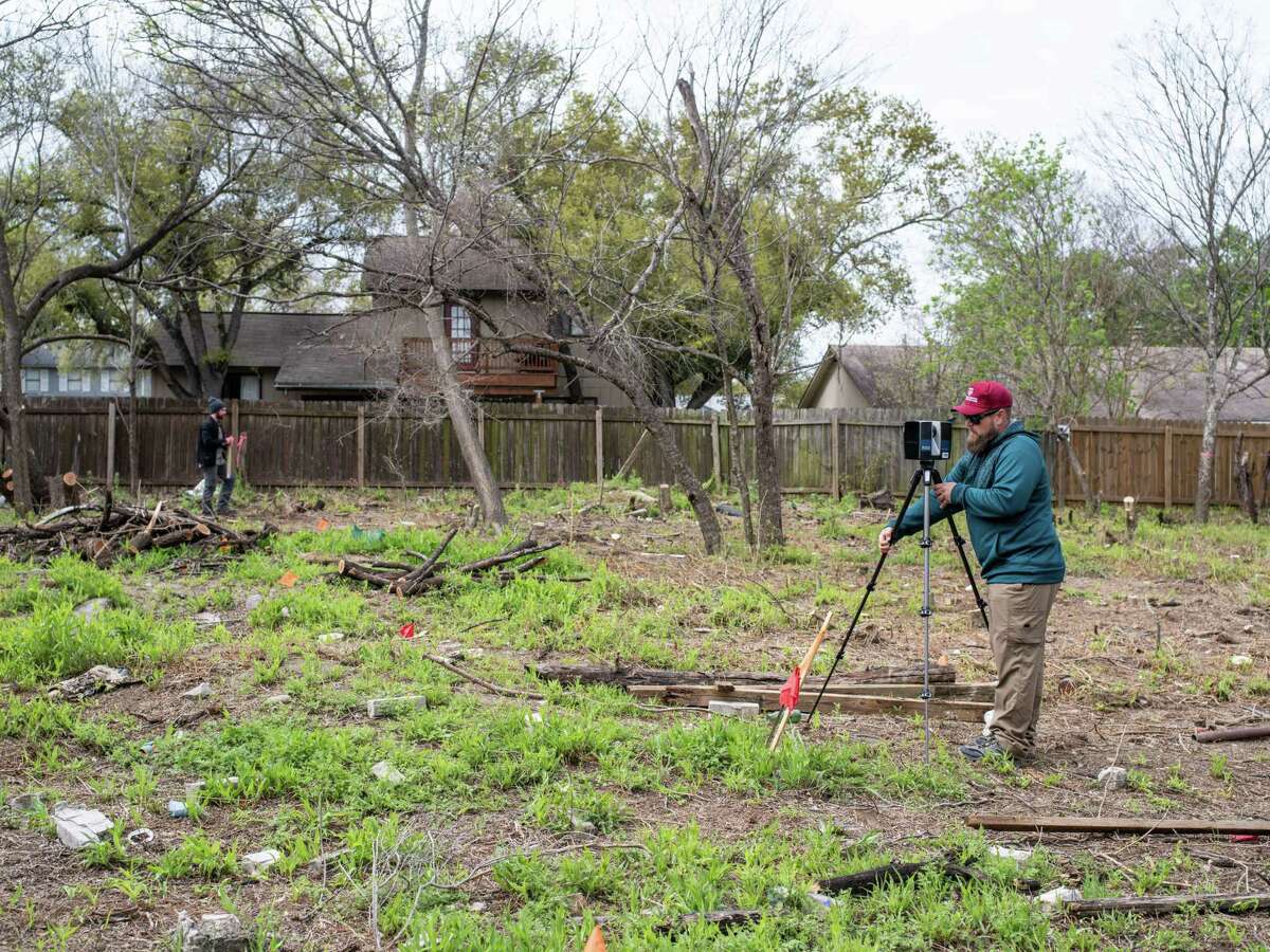 Texas A&M architectural team scans for burial plots at long lost San