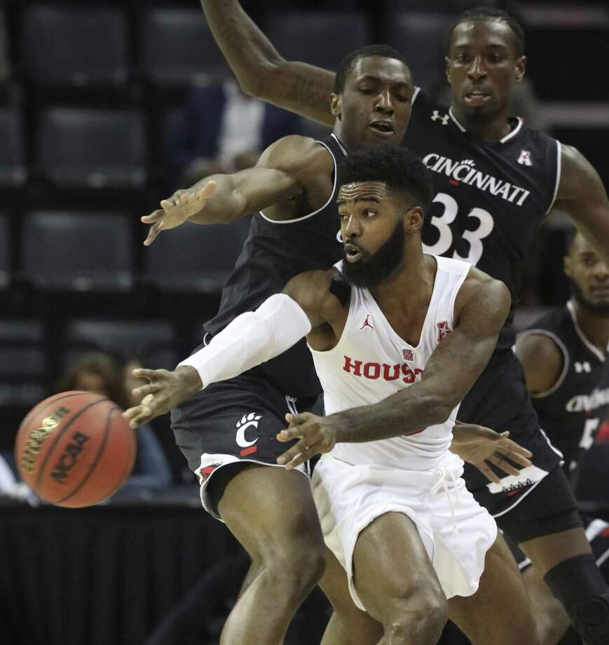 Ncaa Hoops Cincinnati Defeats Houston For Aac Title The Courier