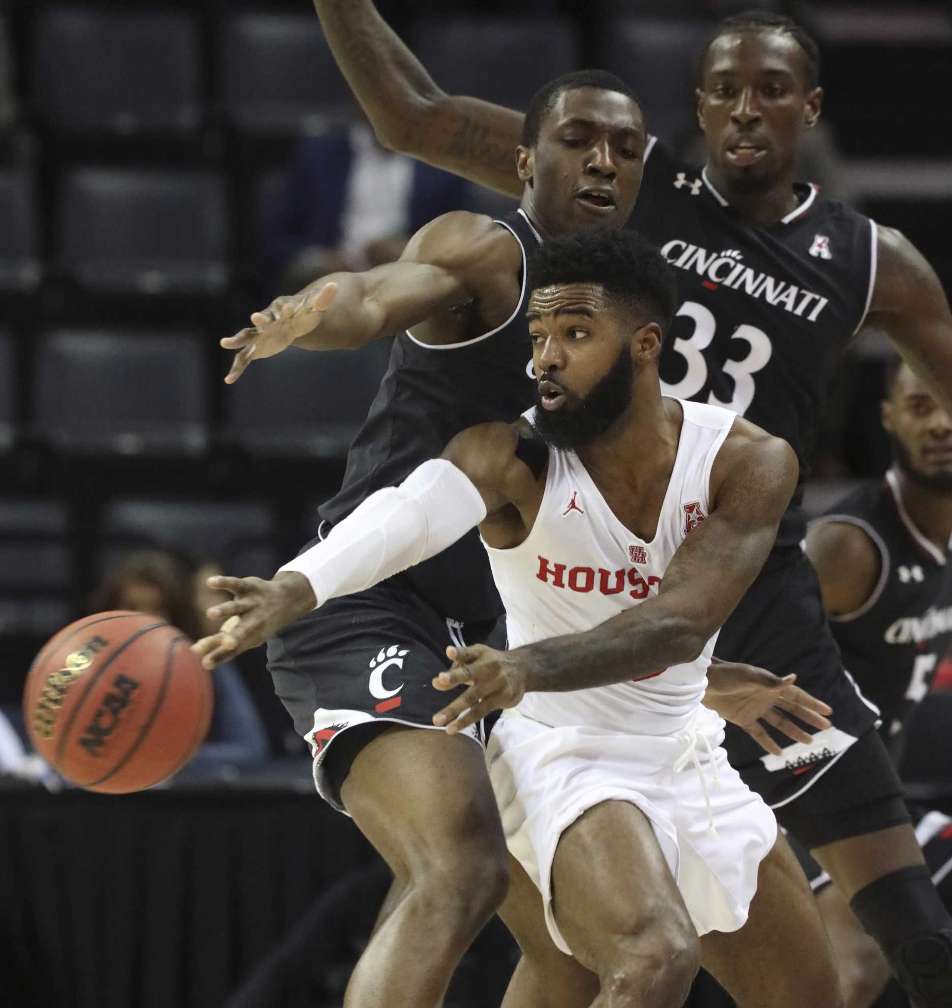 Ncaa Hoops Cincinnati Defeats Houston For Aac Title The Courier