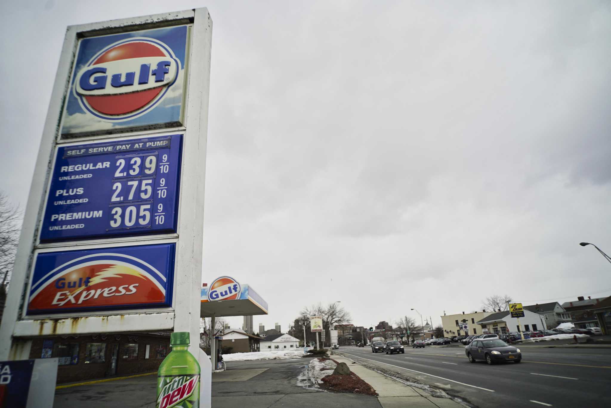 CT gas prices jump 7 cents in one week