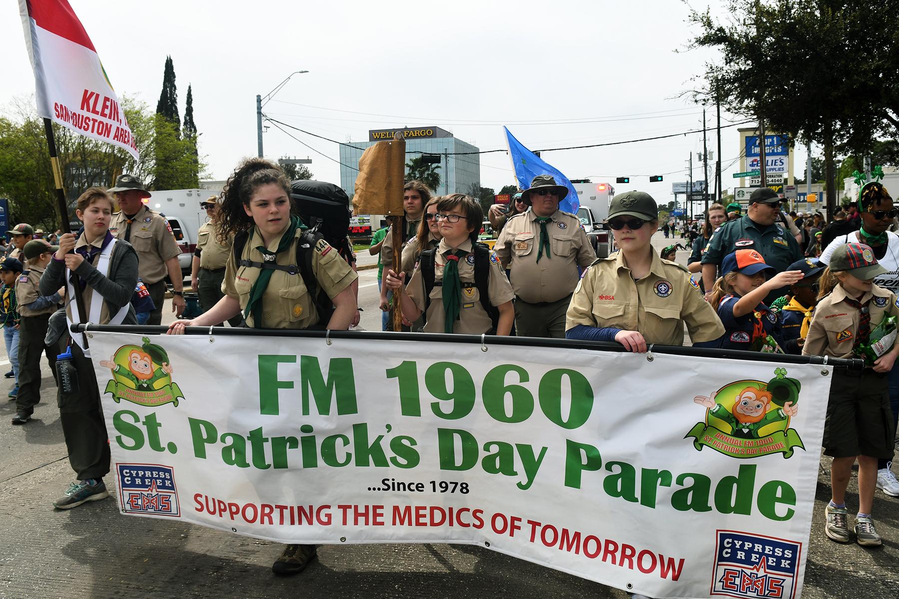 41st annual 1960 St. Patrick’s Parade draws miles of spectators