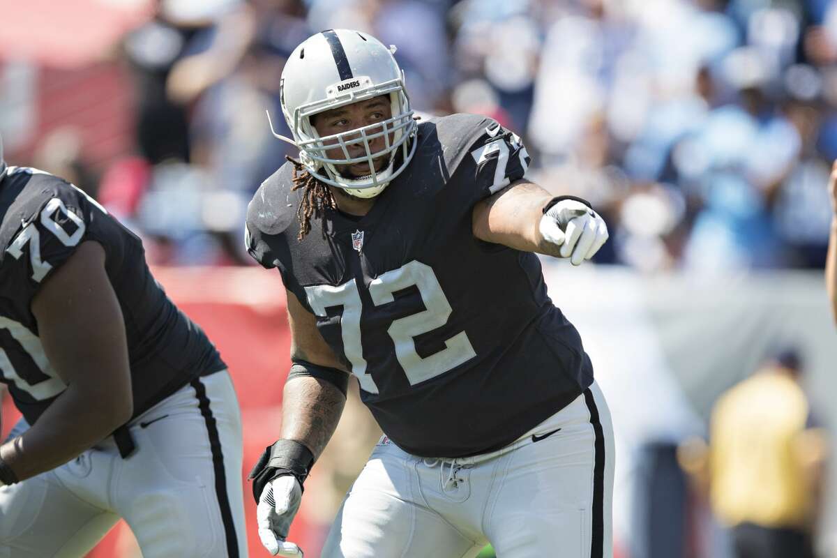 NASHVILLE, TN - SEPTEMBER 10: Donald Penn #72 of the Oakland Raiders at the line of scrimmage during a game against the Tennessee Titans at Nissan Stadium on September 10, 2017 in Nashville, Tennessee. The Raiders defeated the Titans 26-16. (Photo by Wesley Hitt/Getty Images)