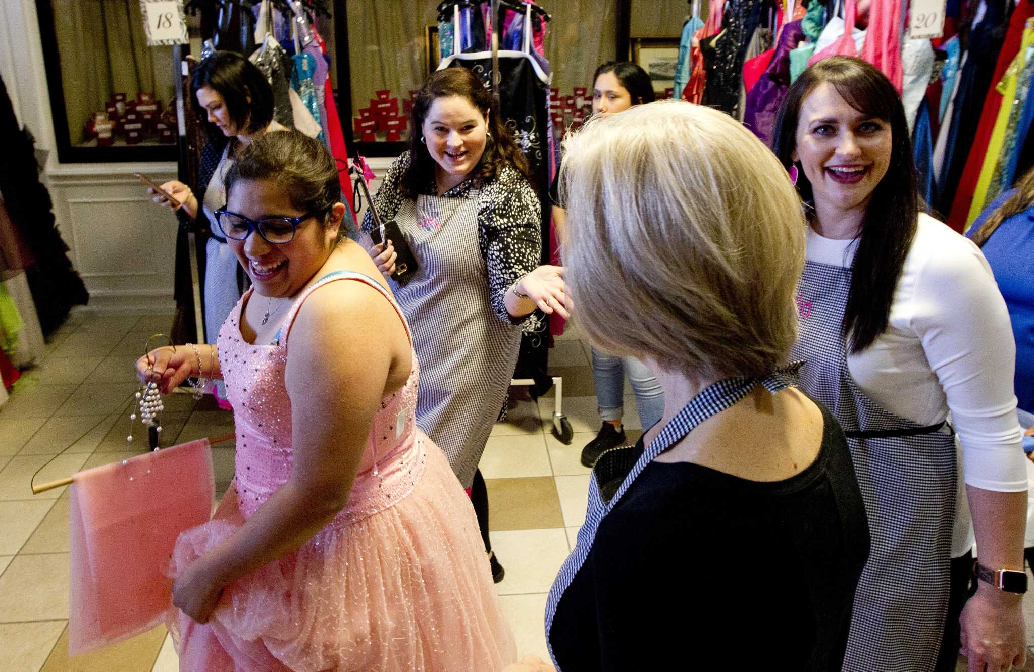 27 Dresses Project a viable option for lowcost prom attire