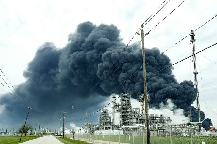 Houston Chronicle Houstonchronicle Com Houston Chronicle - recent chemical fires exposed gaps in harris county pollution enforcement