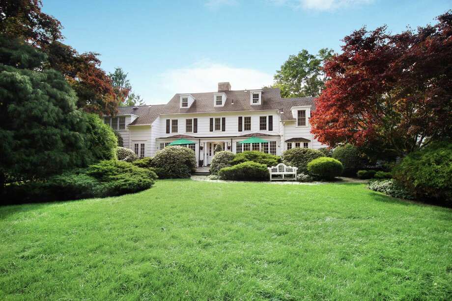 Vintage colonial estate in Woodbridge with carriage house Connecticut