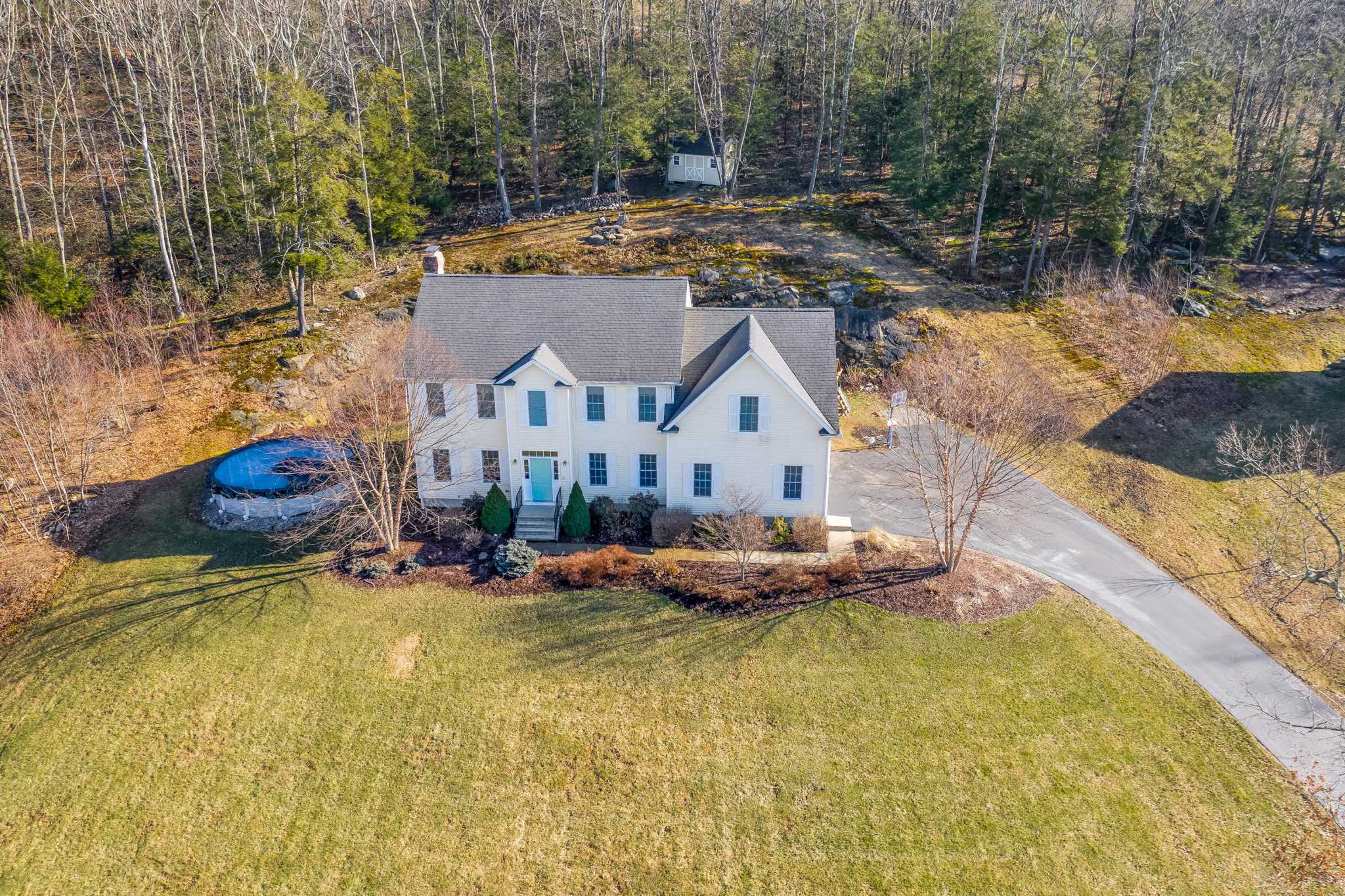 Spacious, classic colonial on 1.65 landscaped acres in Oxford