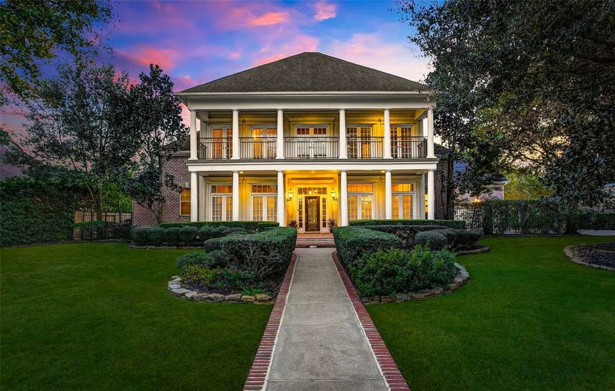 Several Houston neighborhoods at top of 2019 list of best suburbs to