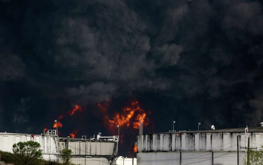Deer Park fire continues