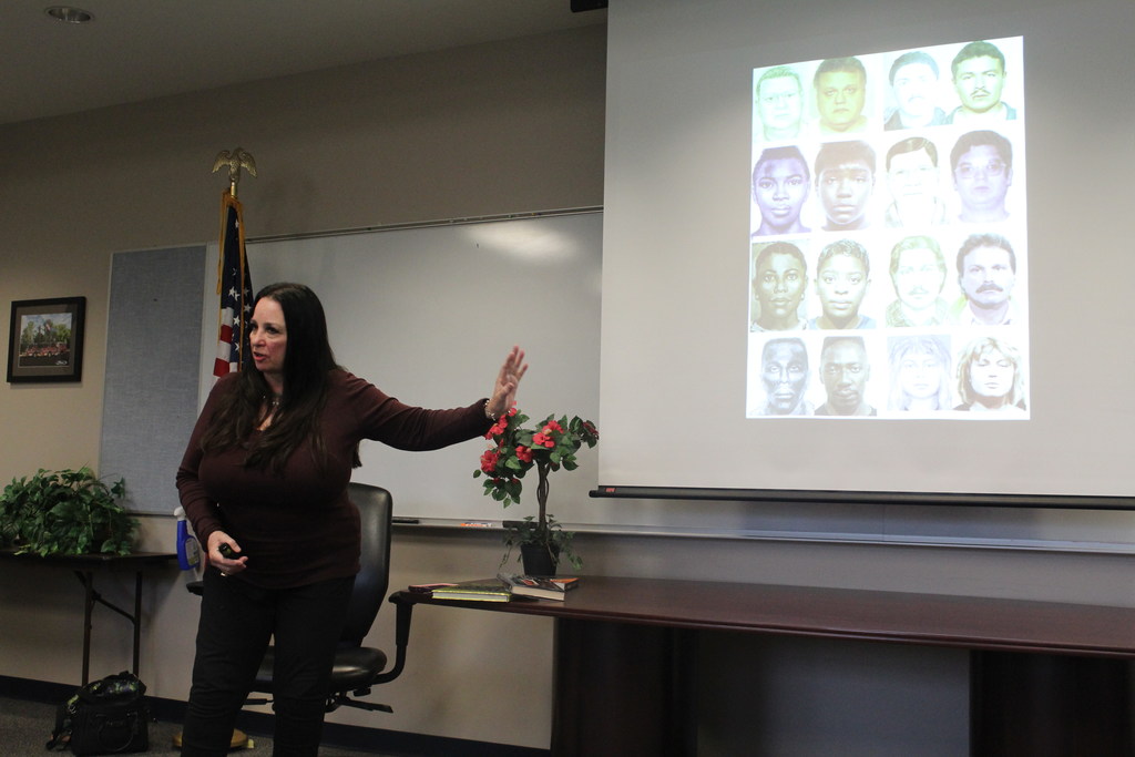 Legendary HPD forensic artist shares stories with northwest Houston crowd