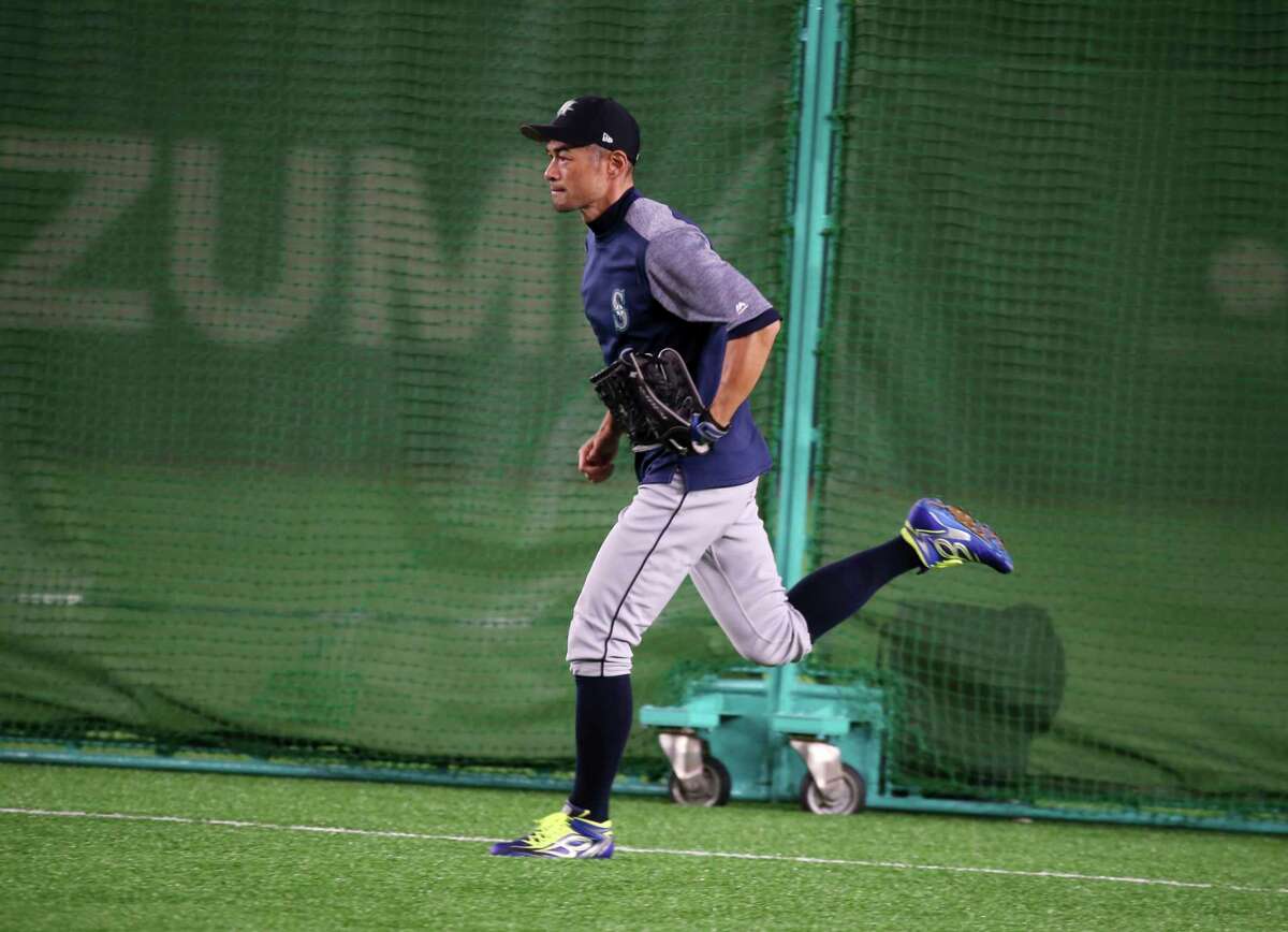 Mariners star Ichiro Suzuki walks off into history in 'sayonara' at