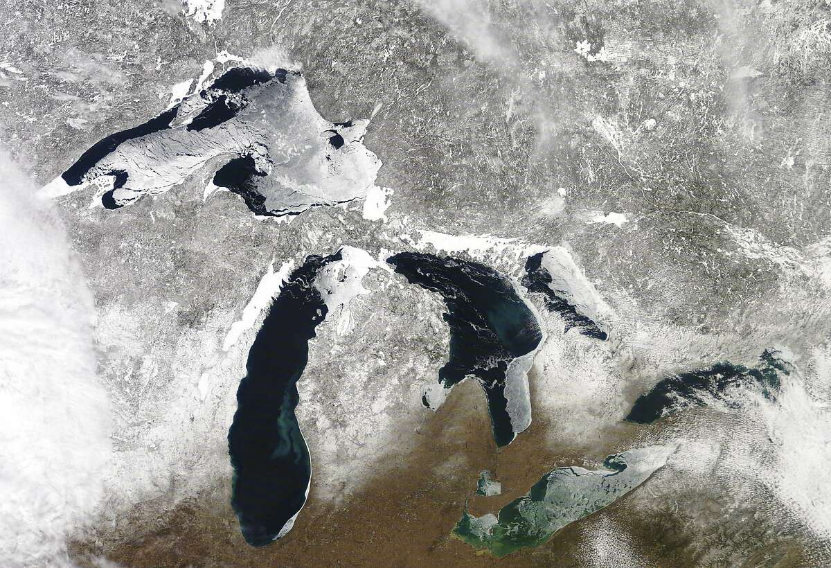 Report Great Lakes feeling effects of rapid climate warming
