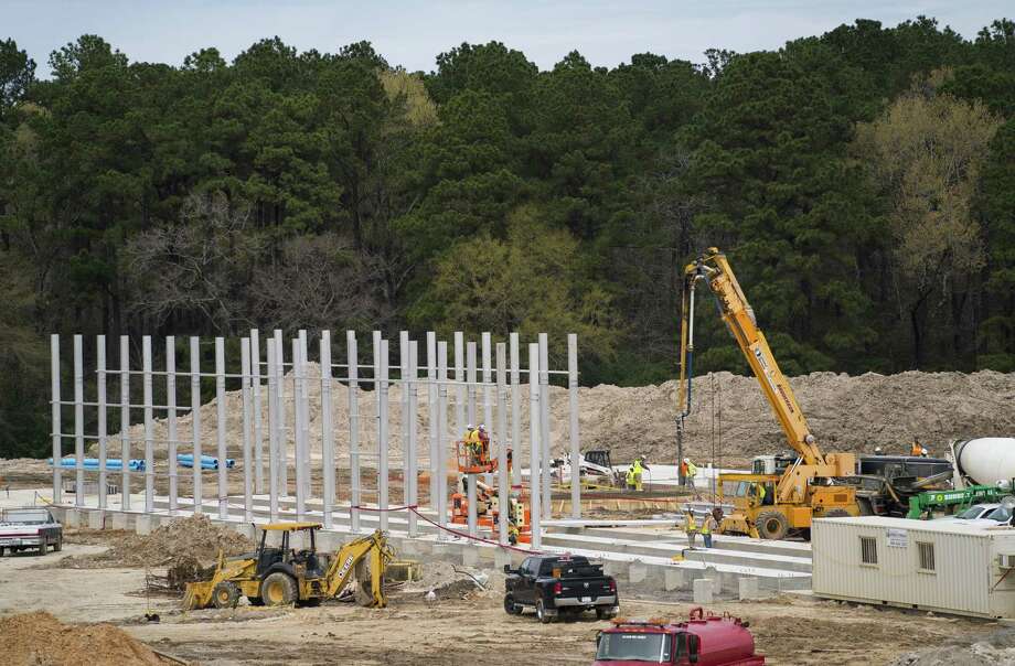 Workers construct part of the new Angelina Forest Products saw mill in Lufkin, TX, Monday, Feb. 25, 2019. The mill is being built to meet increased demand for southern yellow pine. Photo: Mark Mulligan,  Staff Photographer / © 2019 Mark Mulligan / Houston Chronicle