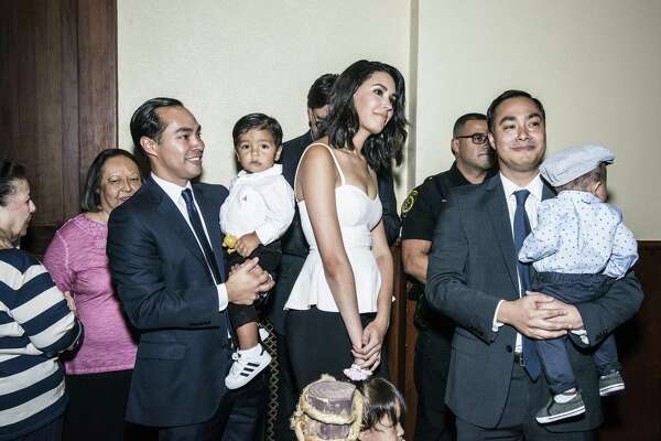 Twins Julián and Joaquin Castro step onto national political stage — together, as always ...