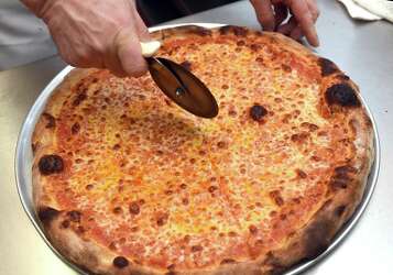 Little Touches Helped Mike S Pizza Win West Haven S Pizza Wars New Haven Register