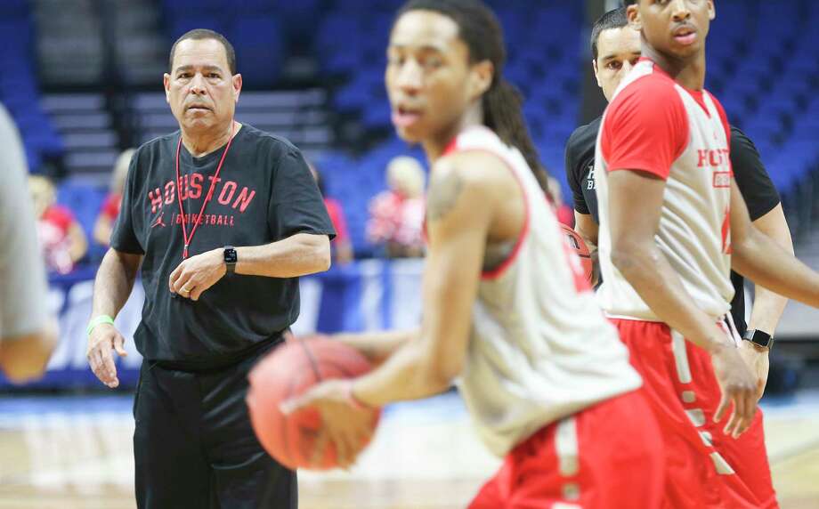 Uh Coach Kelvin Sampson Ncaa Should Help Pay For Family Travel