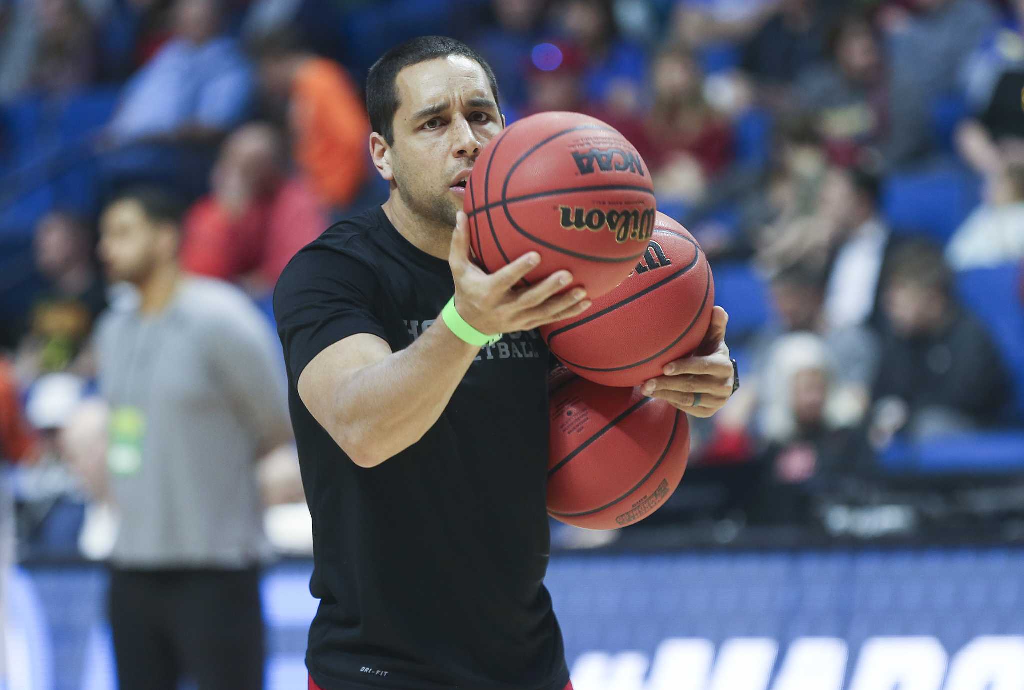 Uh Assistant Men S Basketball Coach Kellen Sampson Finalize
