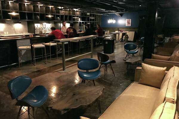 Stylish Downtown Cocktail Lounge Jet Setter Set To Land Soon