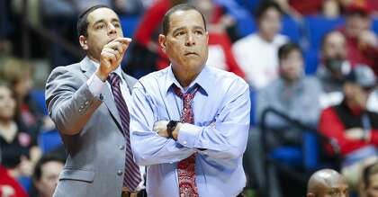 Smith A Tie Jacket And The Passion Of Uh S Kelvin Sampson