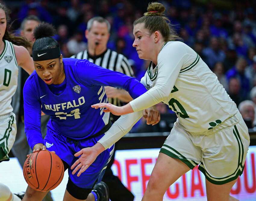 Uconn Buffalo Square Off For A Trip To Albany
