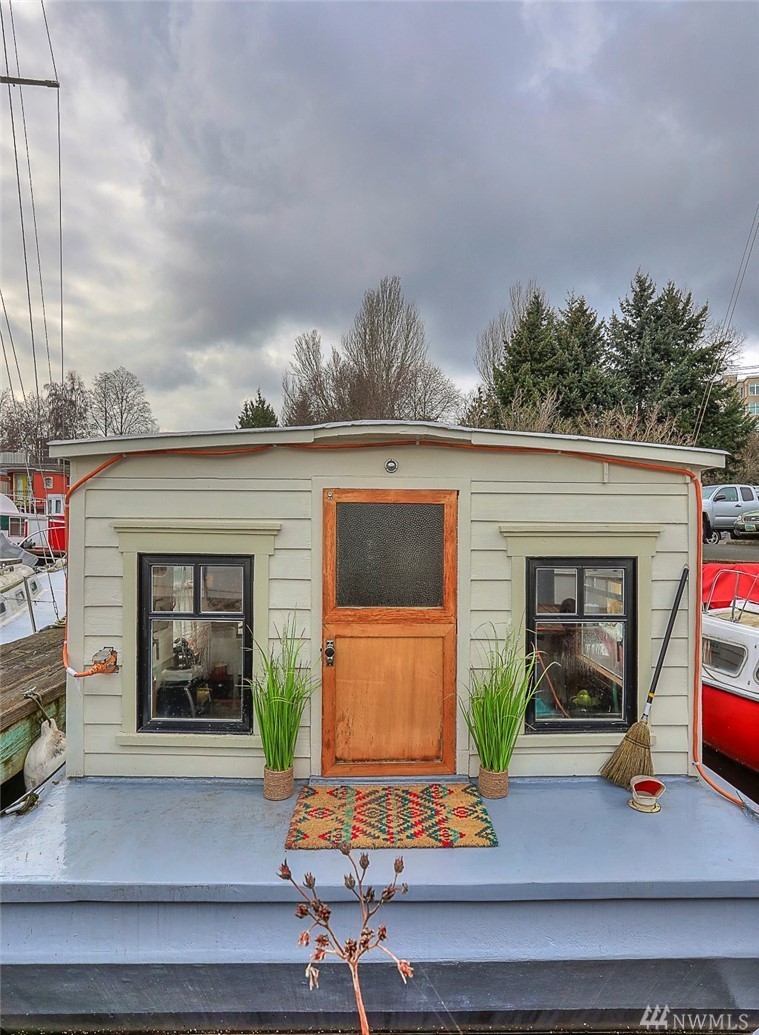 Seattle Has A Thriving Floating Home Community But How Did It Start Seattlepi Com