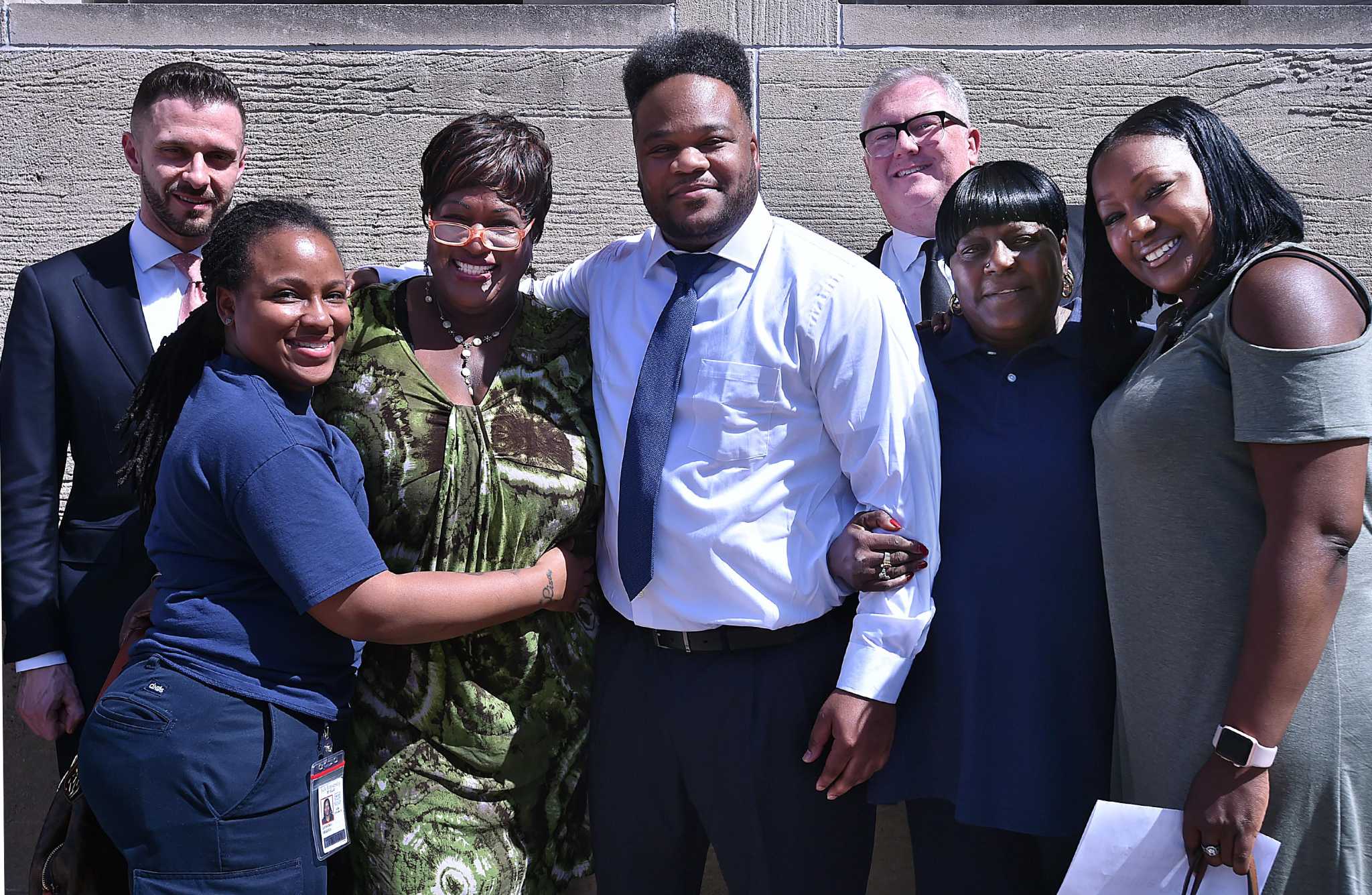 Ex-New Haven man freed on overturned murder conviction sues city