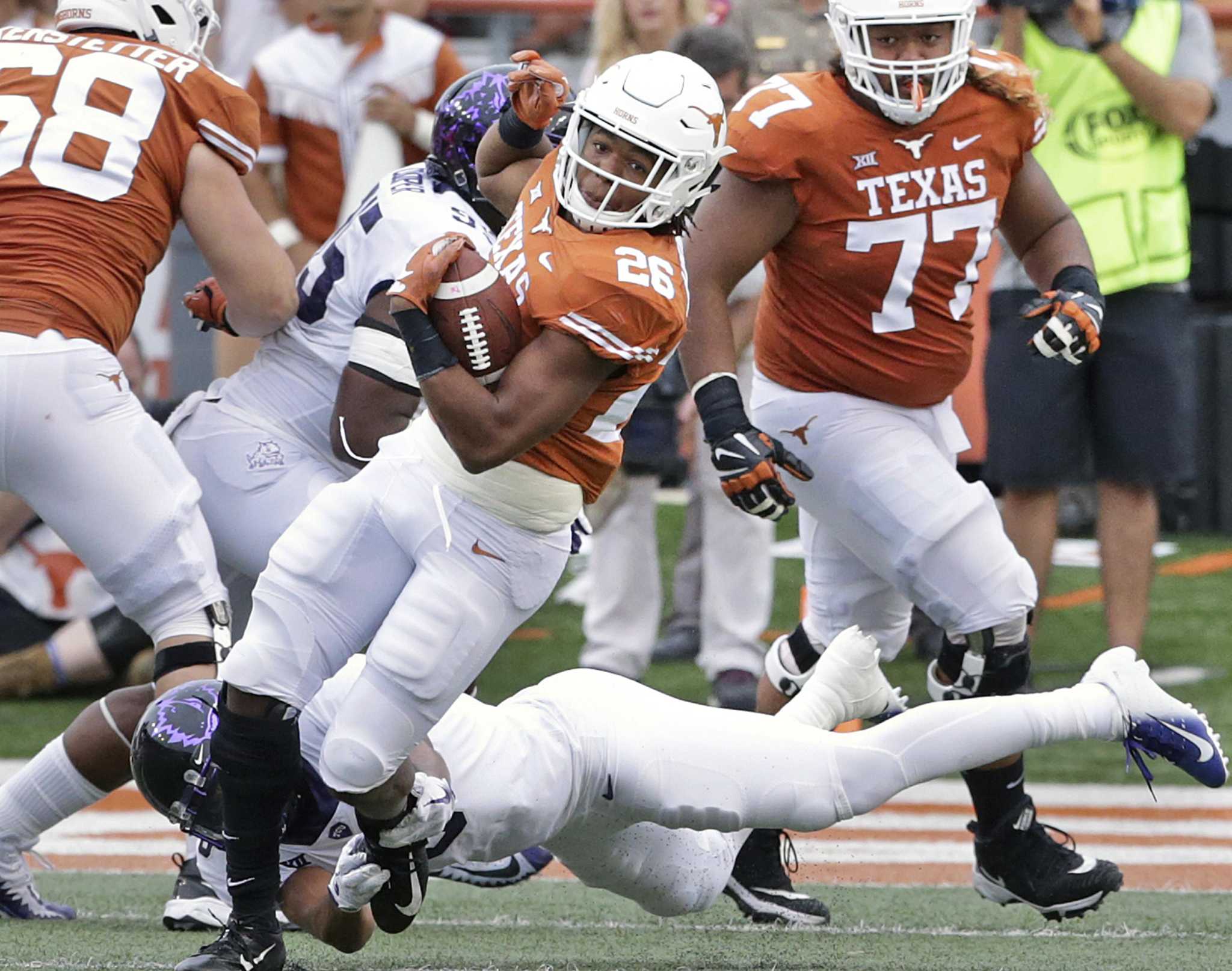 Texas Football Keaontay Ingram Adds Some Body Armor