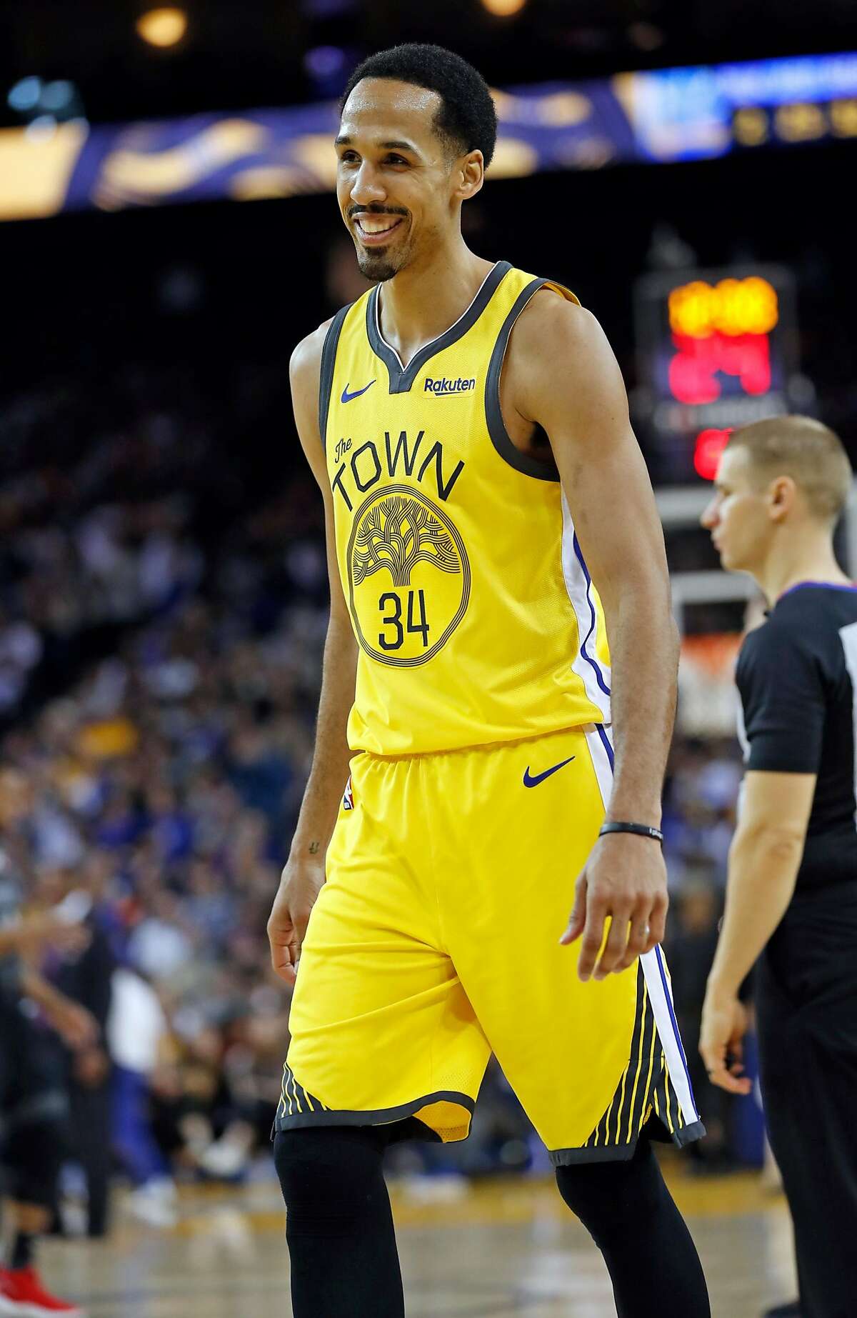Golden State Warriors' Shaun Livingston smiles in 4th quarter of 121-114 win over Detroit Pistons during NBA game at Oracle Arena in Oakland, Calif., on Sunday, March 24, 2019.