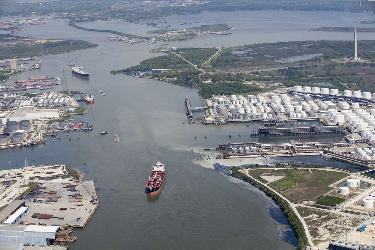 Houston Ship Channel closure could cost energy industry $1 billion